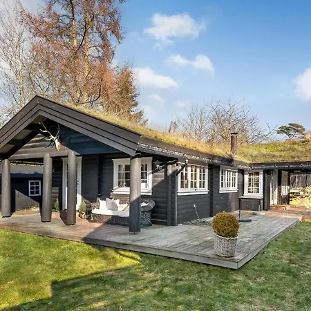 Hébergement de vacances 3 Bedroom Cozy In Hornbæk